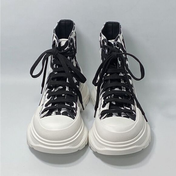 Alexander McQueen Tread Slick Graffiti Logo Ankle Boots size 37 - Picture 3 of 13